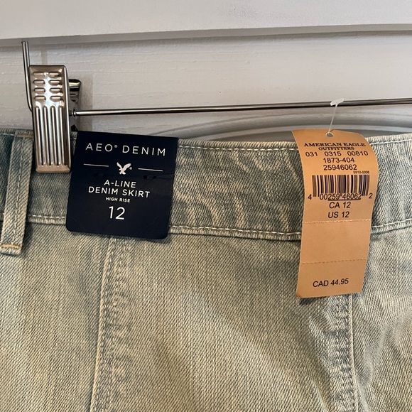 NWT American Eagle AE Light Wash Fringe Denim Button Skirt - Picture 5 of 9